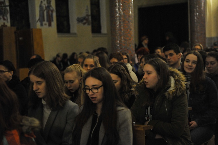 Dekanalne spotkanie młodzieży w Tarnowie-Krzyżu