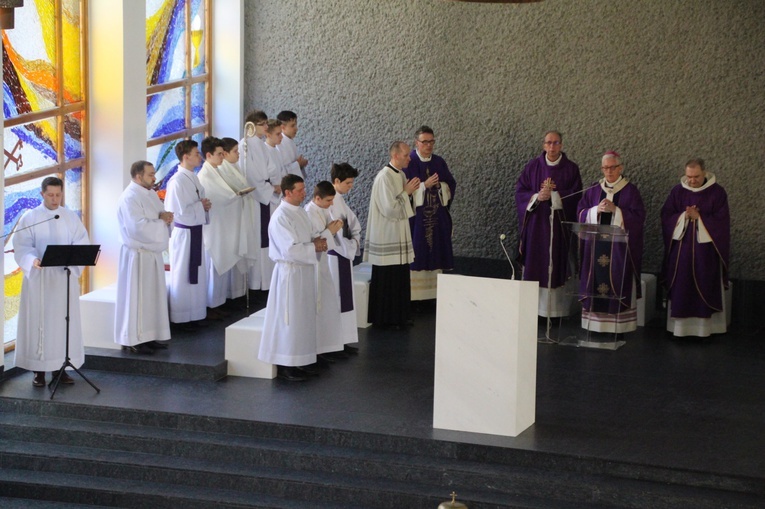 Poświęcenie ołtarza i prezbiterium w Bojszowach Nowych