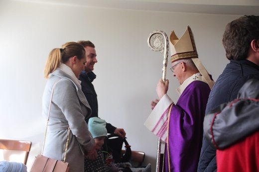 Poświęcenie ołtarza i prezbiterium w Bojszowach Nowych