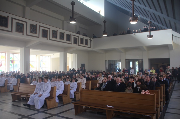 Poświęcenie ołtarza i prezbiterium w Bojszowach Nowych