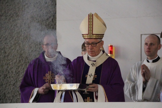 Poświęcenie ołtarza i prezbiterium w Bojszowach Nowych