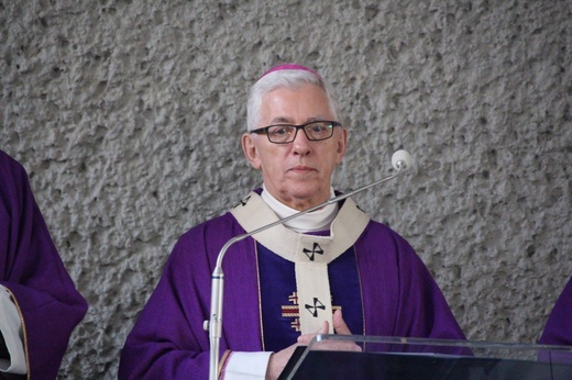 Poświęcenie ołtarza i prezbiterium w Bojszowach Nowych