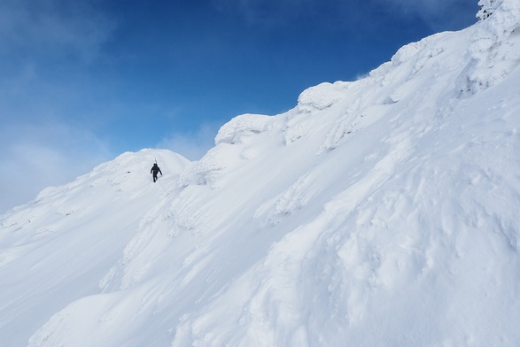 Tatry: Lawina zeszła w rejonie Morskiego Oka