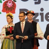 Premier Morawiecki wręczył odznaczenia zasłużonym sołtysom.
