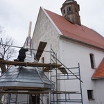 Na wieży w Grodziszczu zostawili ślad dla przyszłych pokoleń.