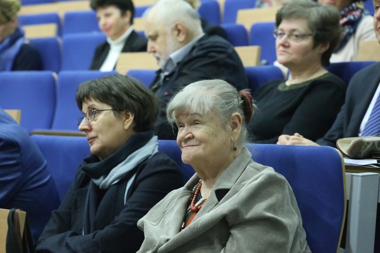 Forum Nauczycieli i Wychowawców.