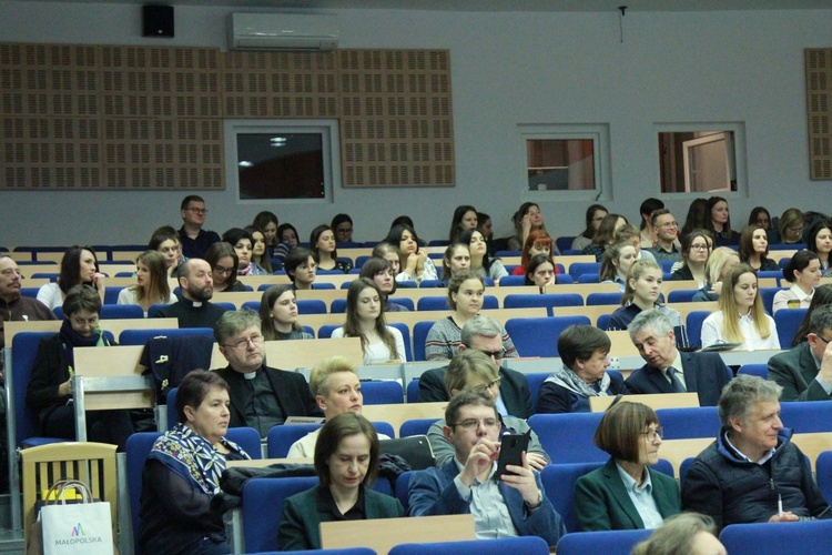 Forum Nauczycieli i Wychowawców.