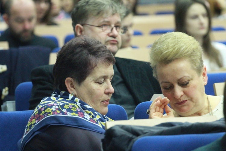 Forum Nauczycieli i Wychowawców.