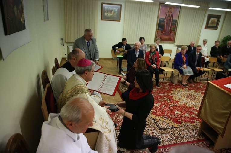 Neokatechumeni otrzymali księge Liturgii Godzin 