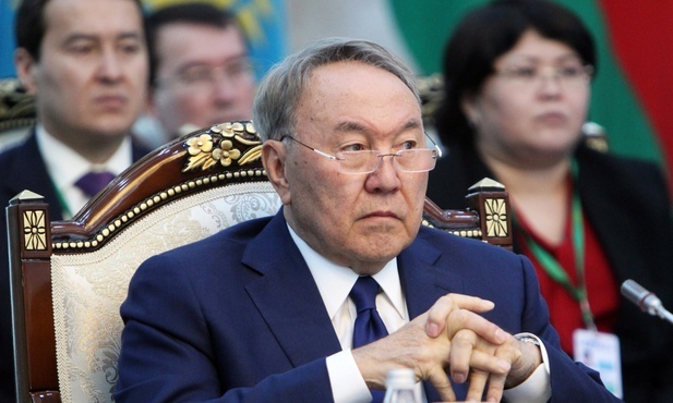 Rządzący od niemal 30 lat prezydent Kazachstanu podał się do dymisji