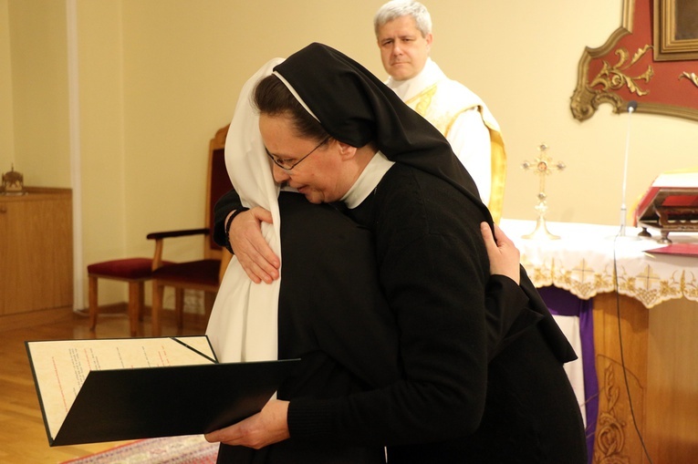 Obłóczyny s. Faustyny i s. Klary w Zgromadzeniu Sióstr Bożego Serca Jezusa