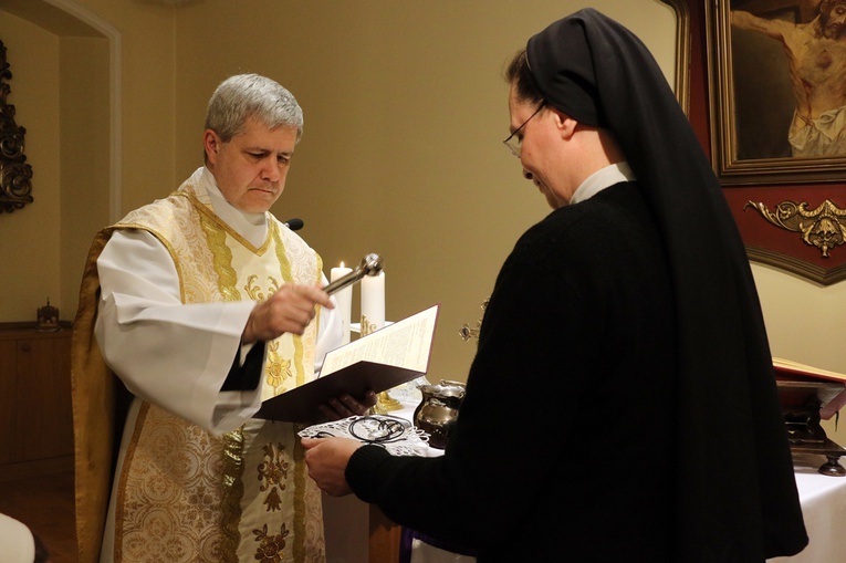 Obłóczyny s. Faustyny i s. Klary w Zgromadzeniu Sióstr Bożego Serca Jezusa