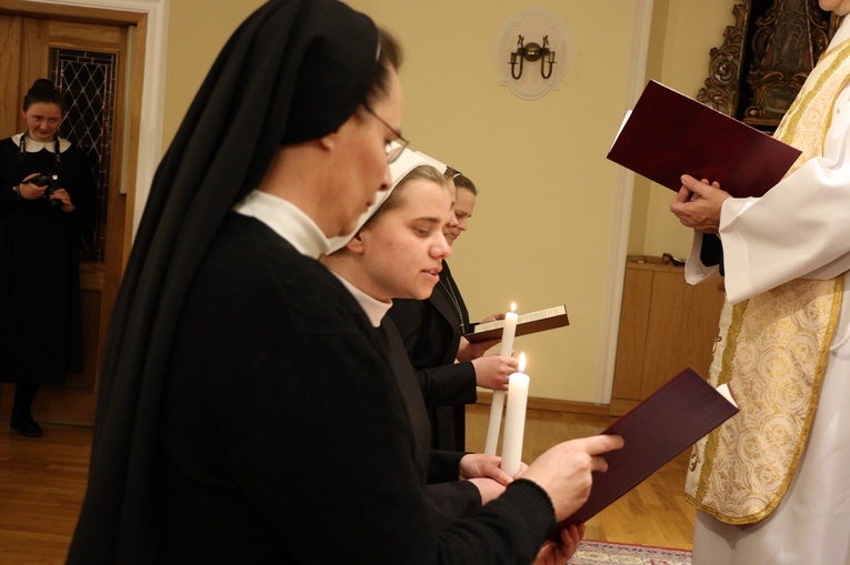 Obłóczyny s. Faustyny i s. Klary w Zgromadzeniu Sióstr Bożego Serca Jezusa