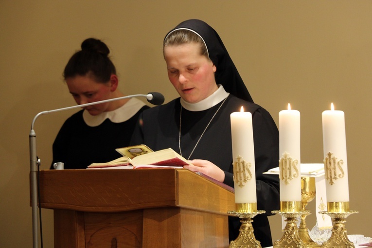 Obłóczyny s. Faustyny i s. Klary w Zgromadzeniu Sióstr Bożego Serca Jezusa