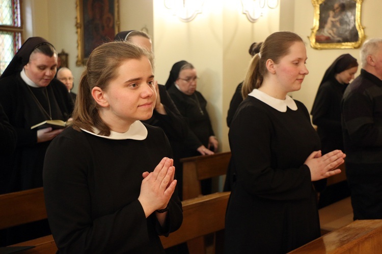 Obłóczyny s. Faustyny i s. Klary w Zgromadzeniu Sióstr Bożego Serca Jezusa