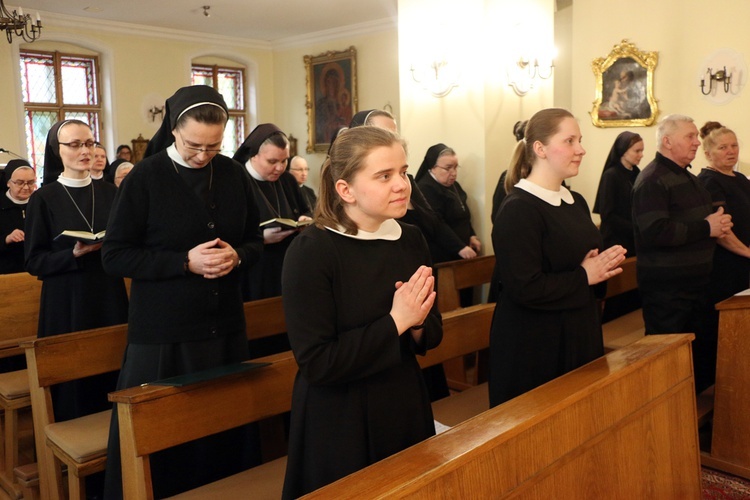 Obłóczyny s. Faustyny i s. Klary w Zgromadzeniu Sióstr Bożego Serca Jezusa