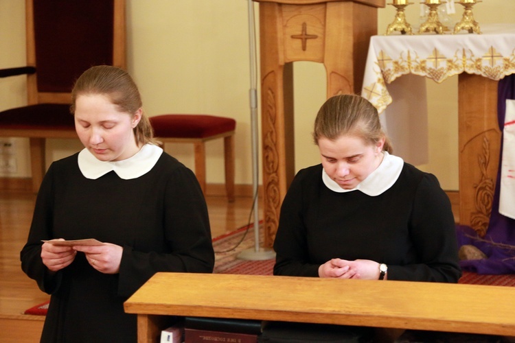 Obłóczyny s. Faustyny i s. Klary w Zgromadzeniu Sióstr Bożego Serca Jezusa