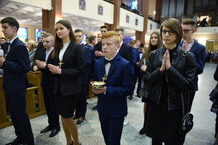 Bierzmowanie u Matki Bożej Nieustającej Pomocy w Mielcu - cz. 1