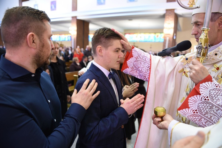 Bierzmowanie u Matki Bożej Nieustającej Pomocy w Mielcu - cz. 1