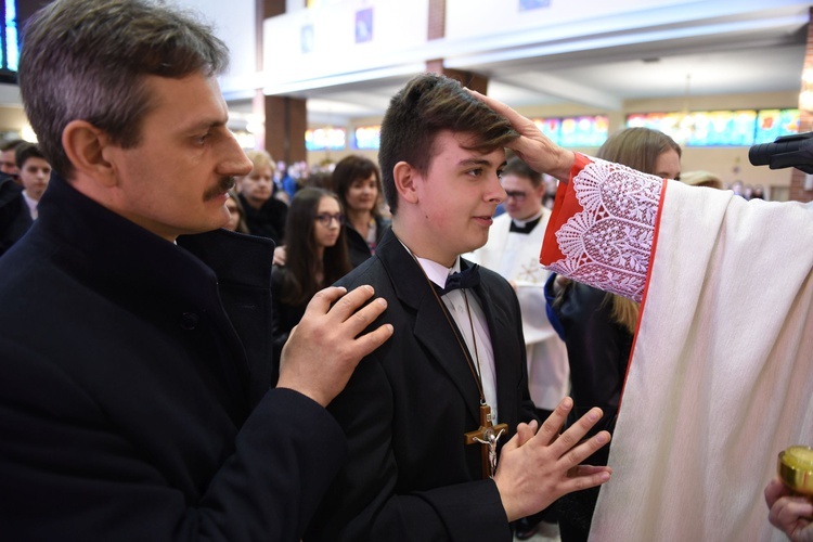 Bierzmowanie u Matki Bożej Nieustającej Pomocy w Mielcu - cz. 1