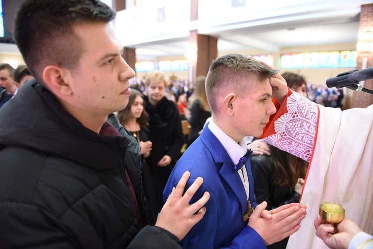 Bierzmowanie u Matki Bożej Nieustającej Pomocy w Mielcu - cz. 1