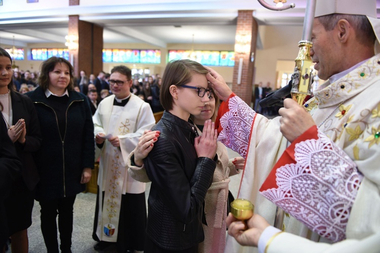 Bierzmowanie u Matki Bożej Nieustającej Pomocy w Mielcu - cz. 1