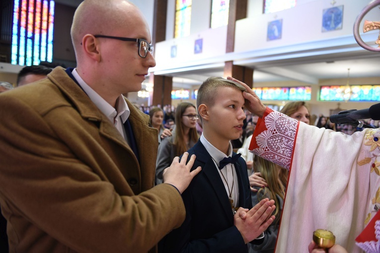 Bierzmowanie u Matki Bożej Nieustającej Pomocy w Mielcu - cz. 1