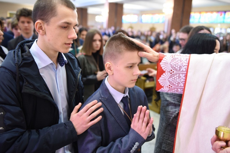 Bierzmowanie u Matki Bożej Nieustającej Pomocy w Mielcu - cz. 1