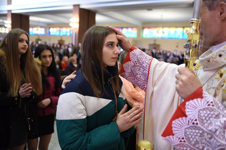 Bierzmowanie u Matki Bożej Nieustającej Pomocy w Mielcu - cz. 1