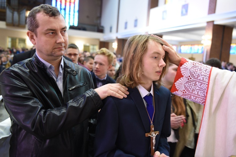 Bierzmowanie u Matki Bożej Nieustającej Pomocy w Mielcu - cz. 1