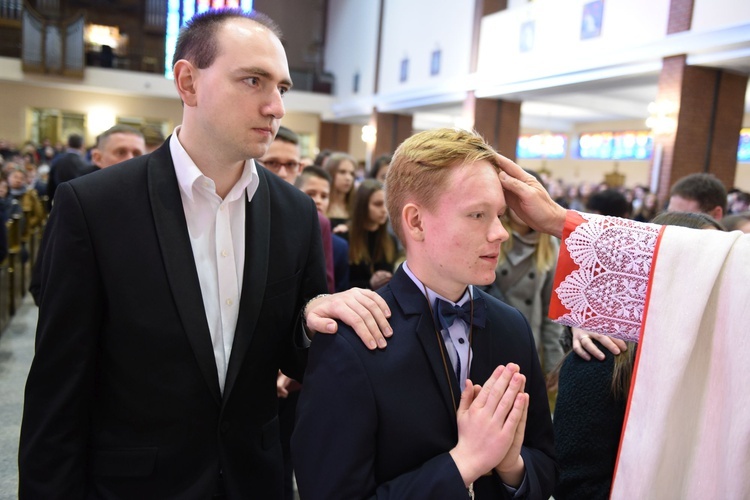 Bierzmowanie u Matki Bożej Nieustającej Pomocy w Mielcu - cz. 1