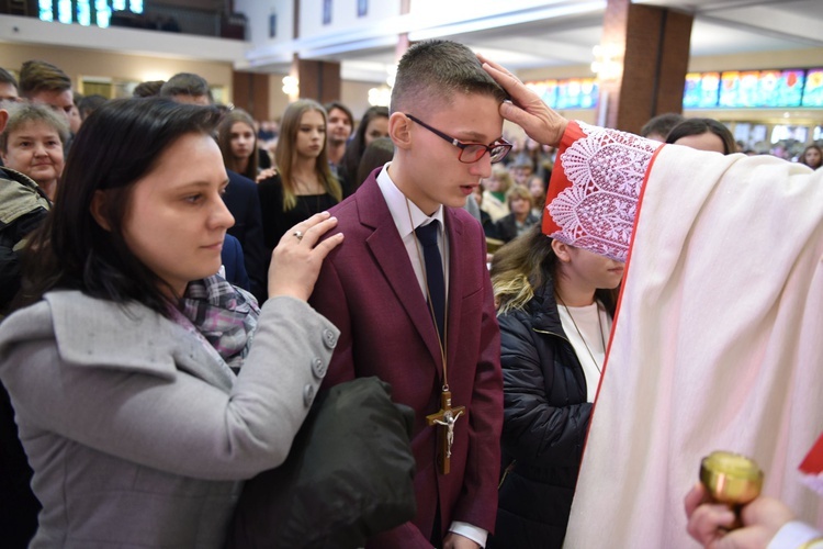 Bierzmowanie u Matki Bożej Nieustającej Pomocy w Mielcu - cz. 1