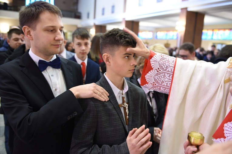 Bierzmowanie u Matki Bożej Nieustającej Pomocy w Mielcu - cz. 1