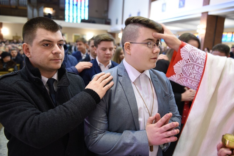 Bierzmowanie u Matki Bożej Nieustającej Pomocy w Mielcu - cz. 1