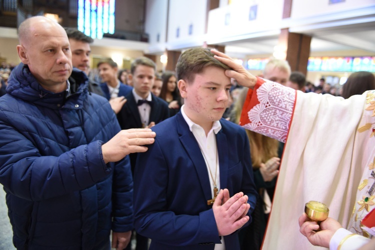 Bierzmowanie u Matki Bożej Nieustającej Pomocy w Mielcu - cz. 1