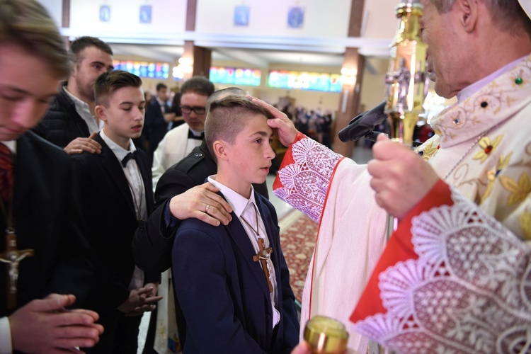 Bierzmowanie u Matki Bożej Nieustającej Pomocy w Mielcu - cz. 1