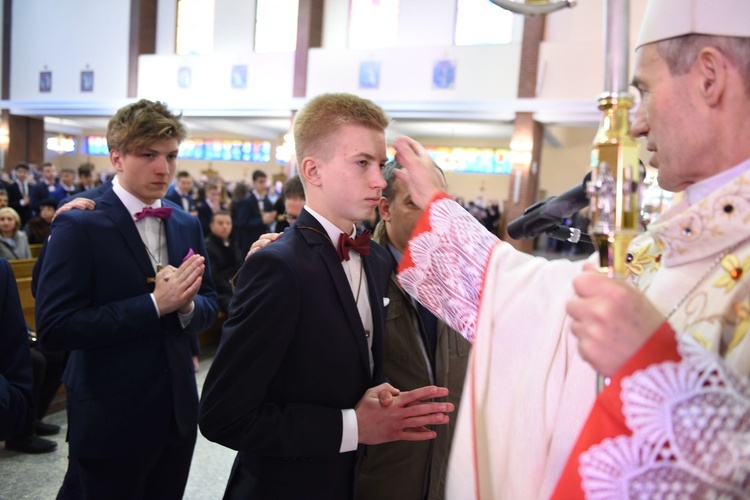 Bierzmowanie u Matki Bożej Nieustającej Pomocy w Mielcu - cz. 1