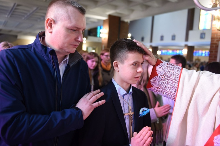 Bierzmowanie u Matki Bożej Nieustającej Pomocy w Mielcu - cz. 1