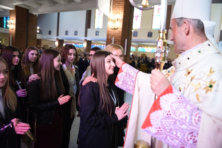 Bierzmowanie u Matki Bożej Nieustającej Pomocy w Mielcu - cz. 1