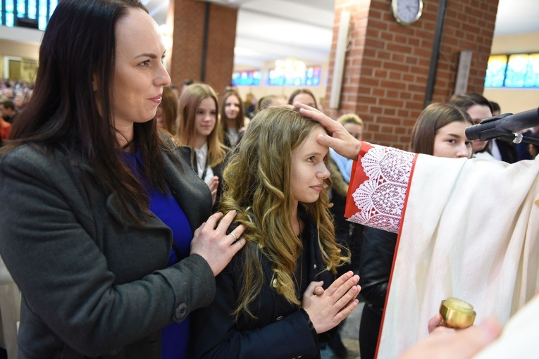 Bierzmowanie u Matki Bożej Nieustającej Pomocy w Mielcu - cz. 1