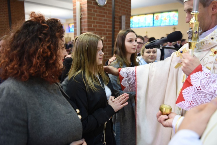 Bierzmowanie u Matki Bożej Nieustającej Pomocy w Mielcu - cz. 1