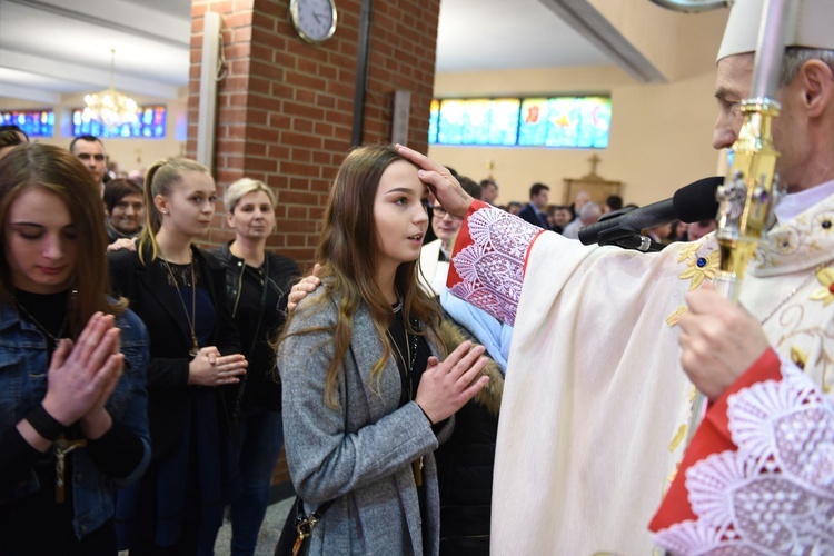 Bierzmowanie u Matki Bożej Nieustającej Pomocy w Mielcu - cz. 1