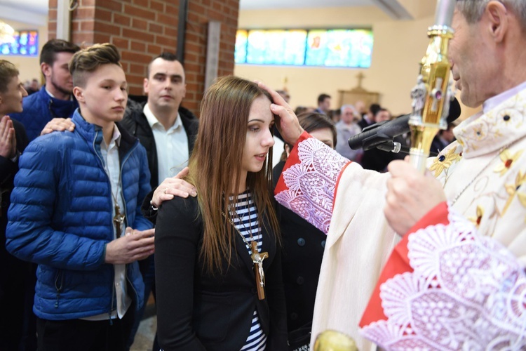 Bierzmowanie u Matki Bożej Nieustającej Pomocy w Mielcu - cz. 1