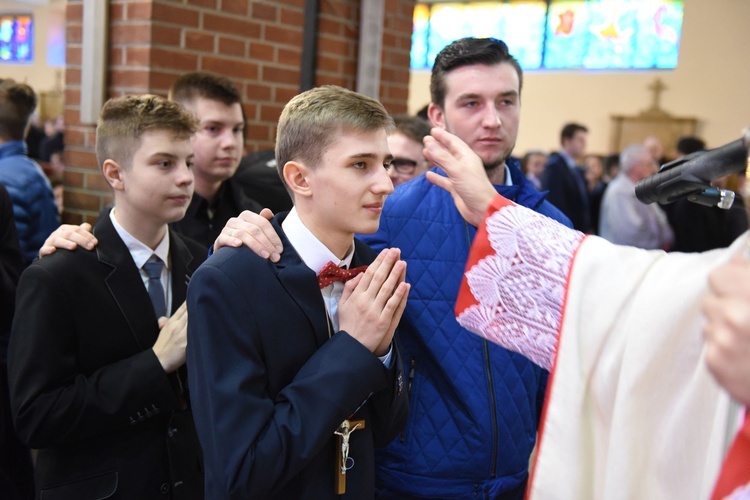 Bierzmowanie u Matki Bożej Nieustającej Pomocy w Mielcu - cz. 1