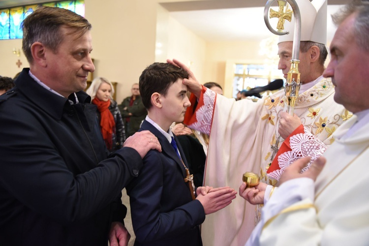 Bierzmowanie u Matki Bożej Nieustającej Pomocy w Mielcu - cz. 1