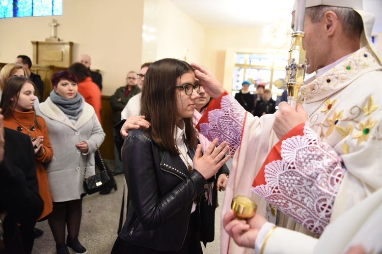 Bierzmowanie u Matki Bożej Nieustającej Pomocy w Mielcu - cz. 1