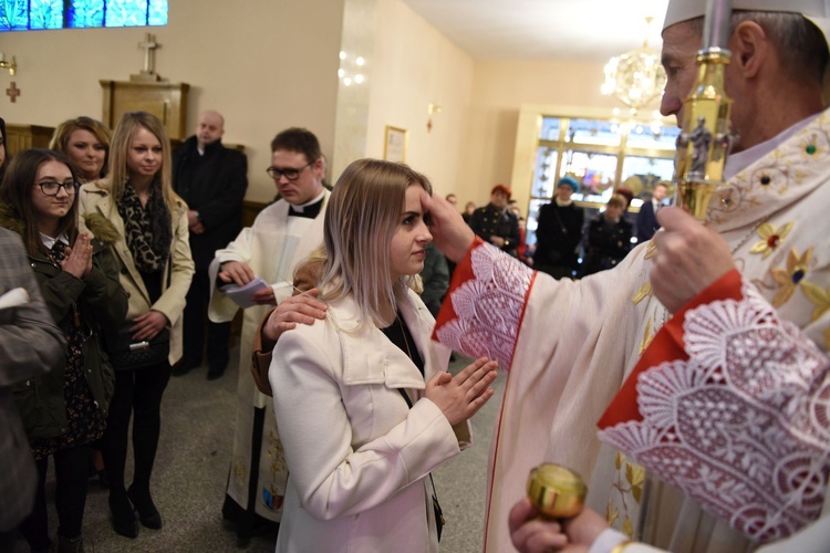 Bierzmowanie u Matki Bożej Nieustającej Pomocy w Mielcu - cz. 1