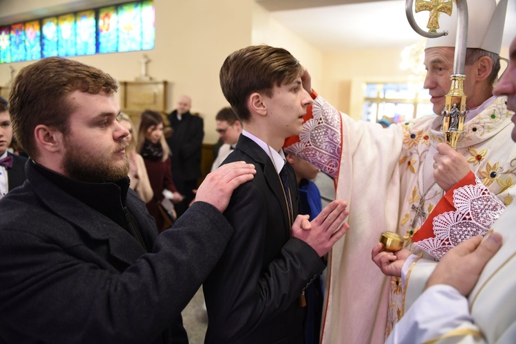 Bierzmowanie u Matki Bożej Nieustającej Pomocy w Mielcu - cz. 1