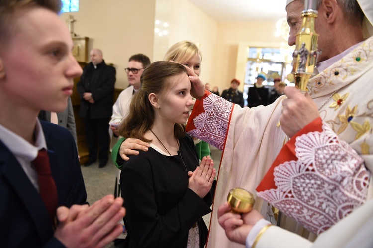 Bierzmowanie u Matki Bożej Nieustającej Pomocy w Mielcu - cz. 1