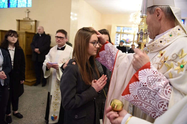 Bierzmowanie u Matki Bożej Nieustającej Pomocy w Mielcu - cz. 1